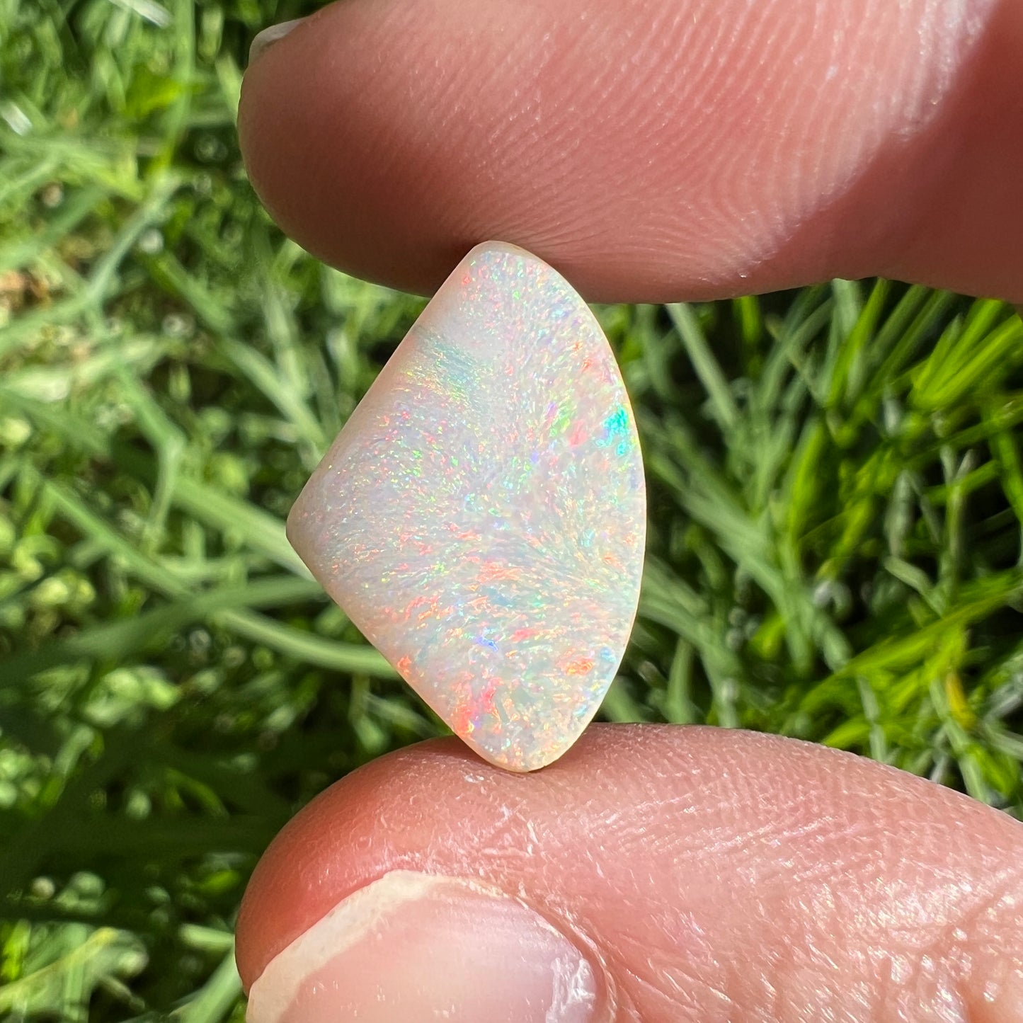 7.30 Ct pastel rainbow boulder opal