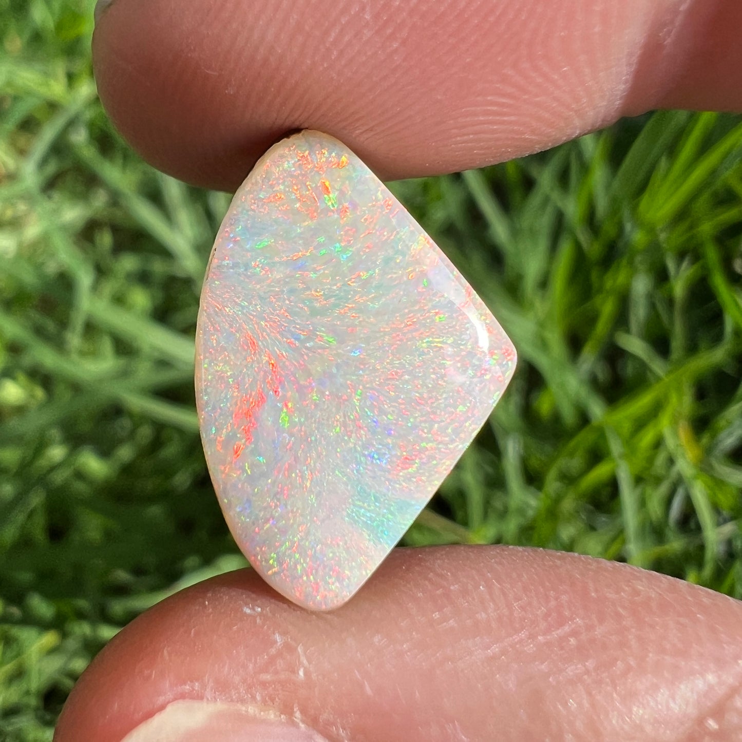 7.30 Ct pastel rainbow boulder opal