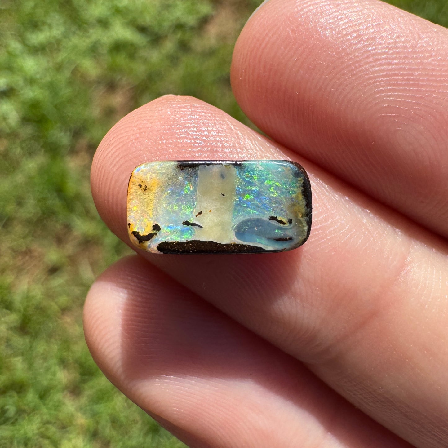 2.70 Ct small boulder opal