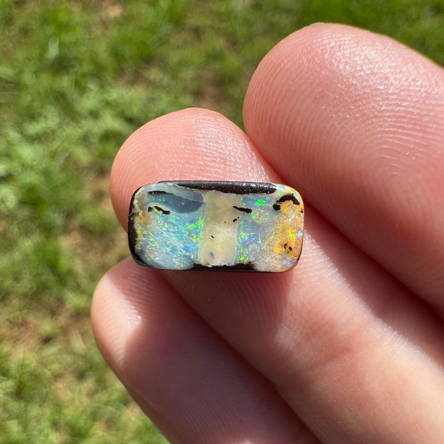 2.70 Ct small boulder opal
