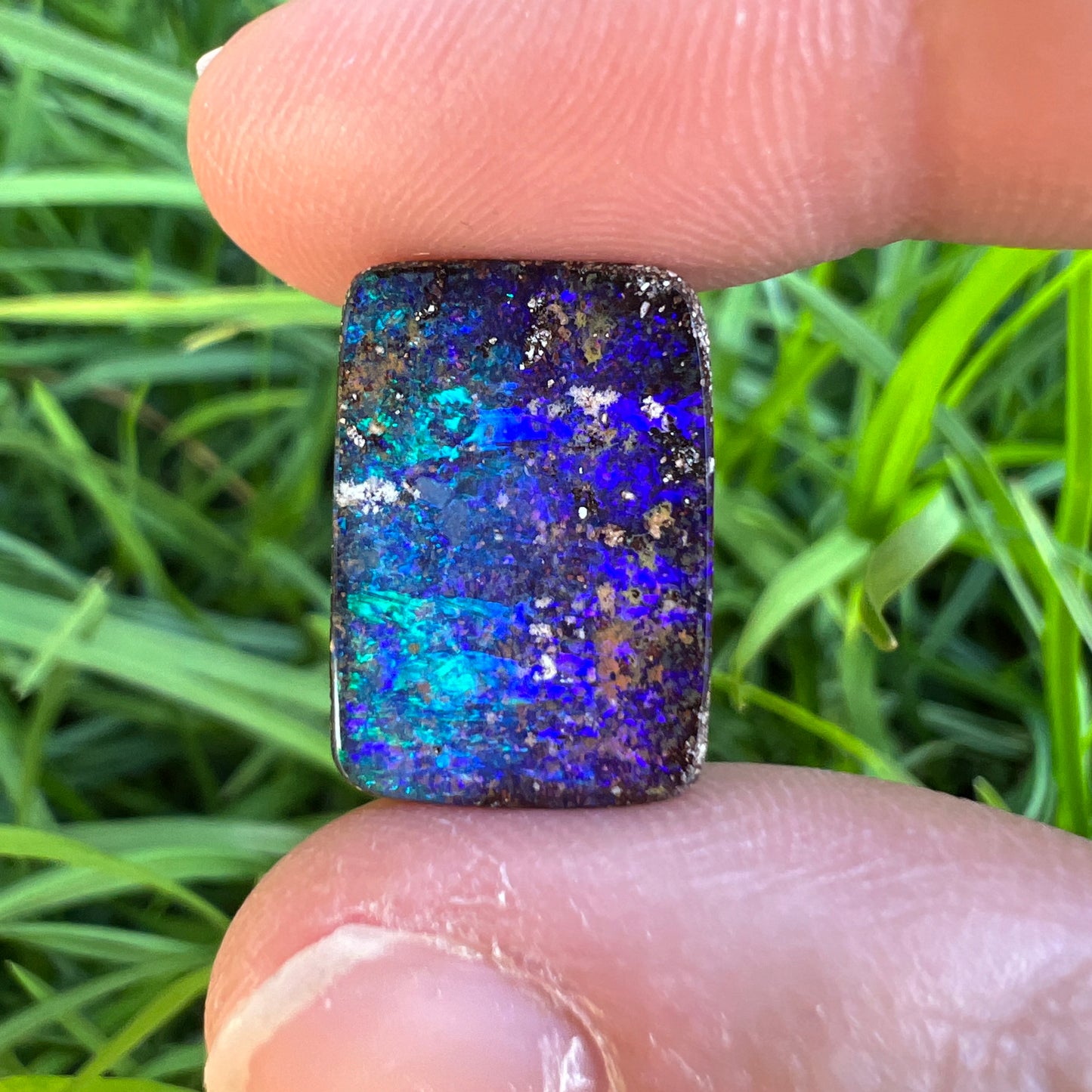 7.54 Ct purple and green boulder opal