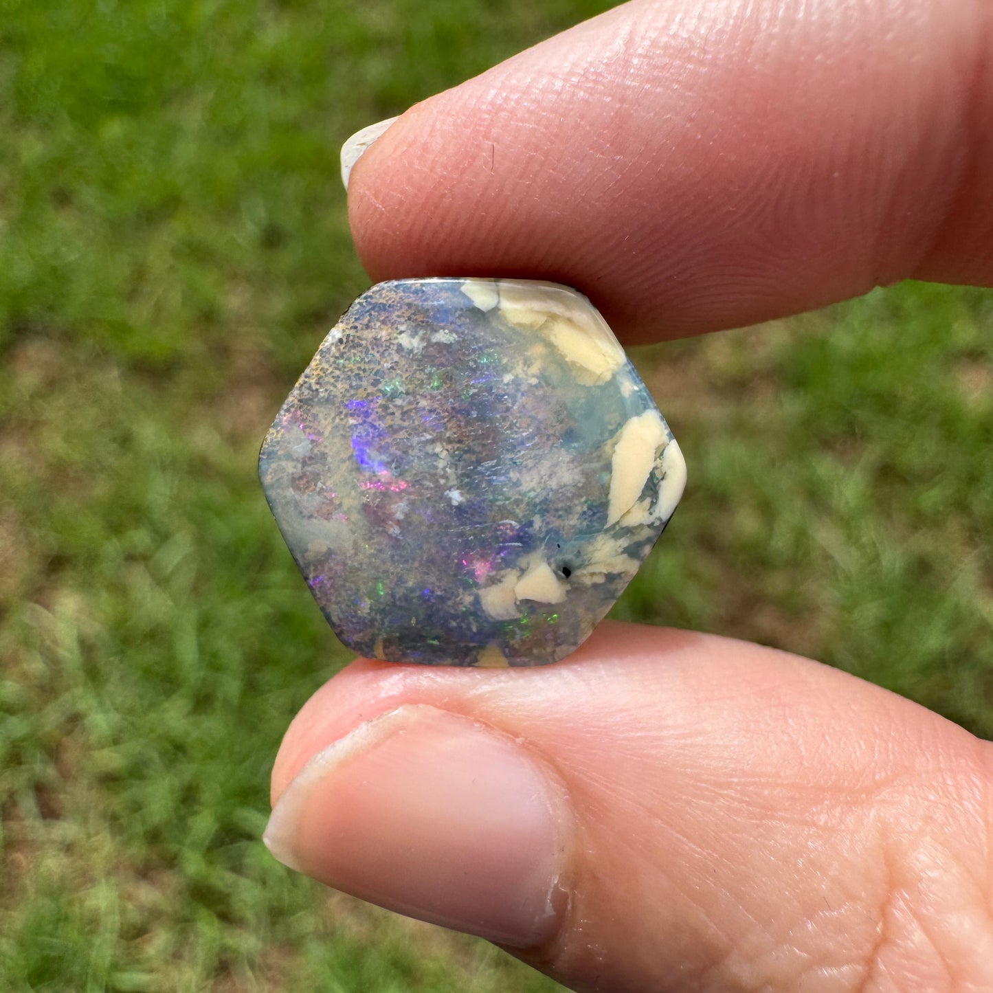 9.04 Ct hexagon boulder opal