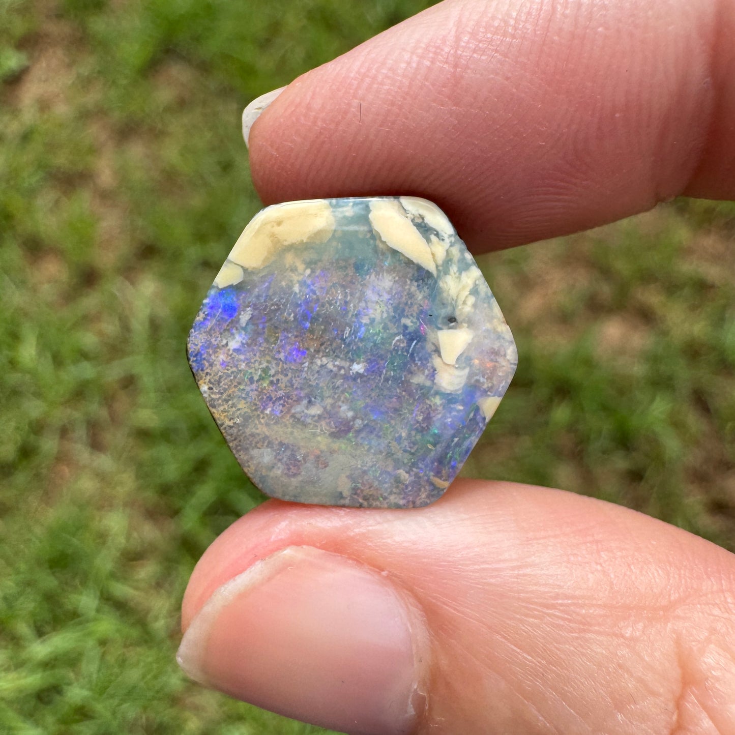 9.04 Ct hexagon boulder opal