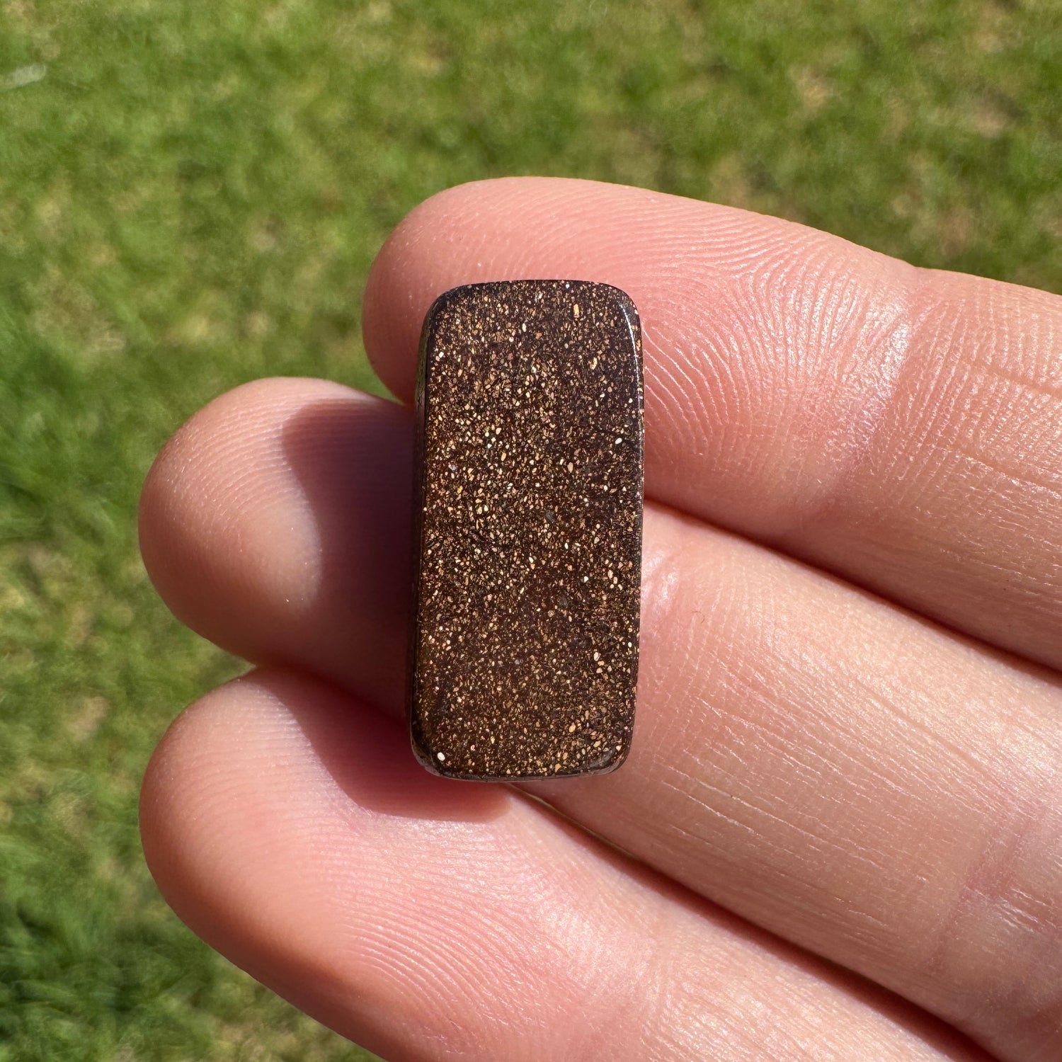 9.62 Ct unusual rainbow boulder opal - Broken River Mining