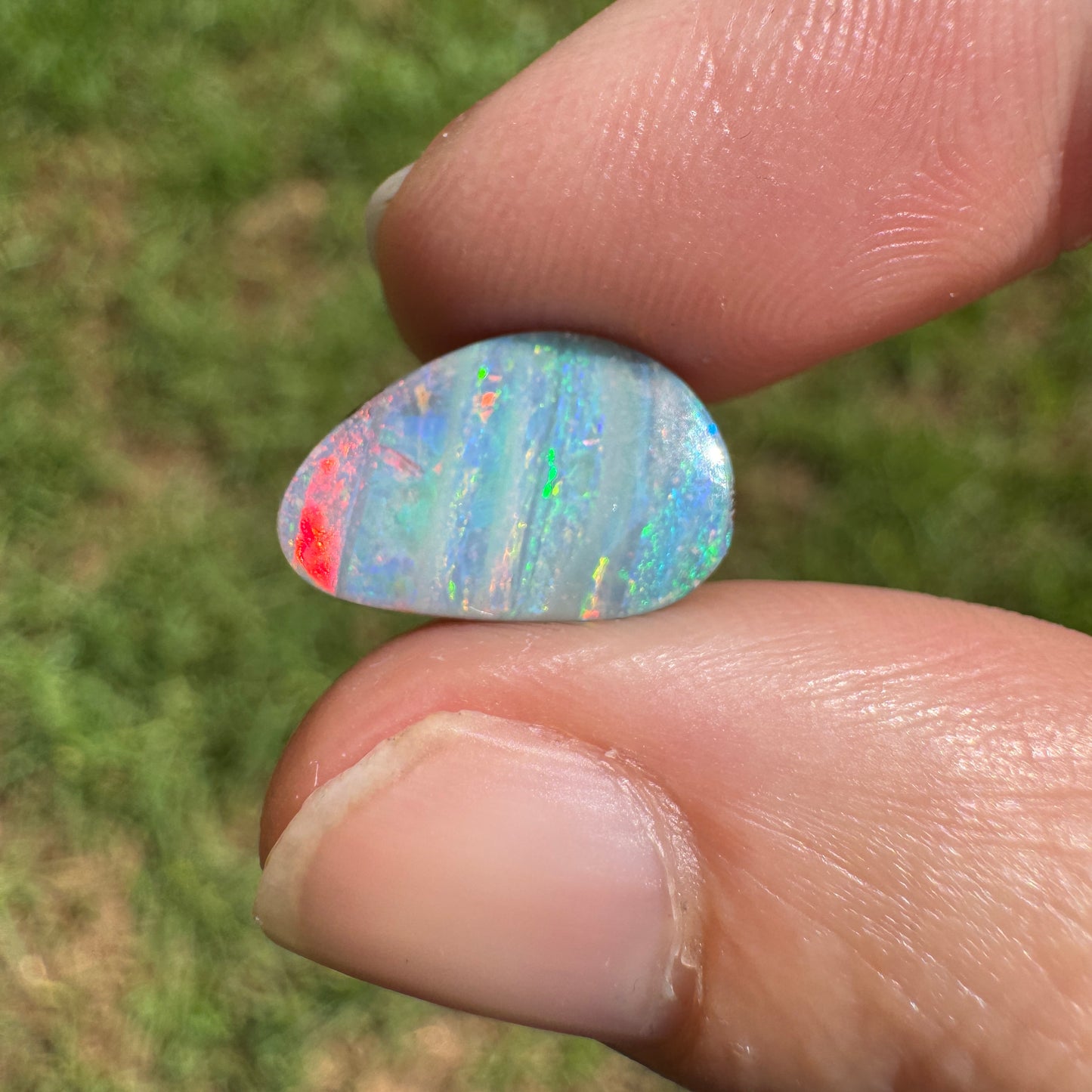 3.77 Ct stripy boulder opal