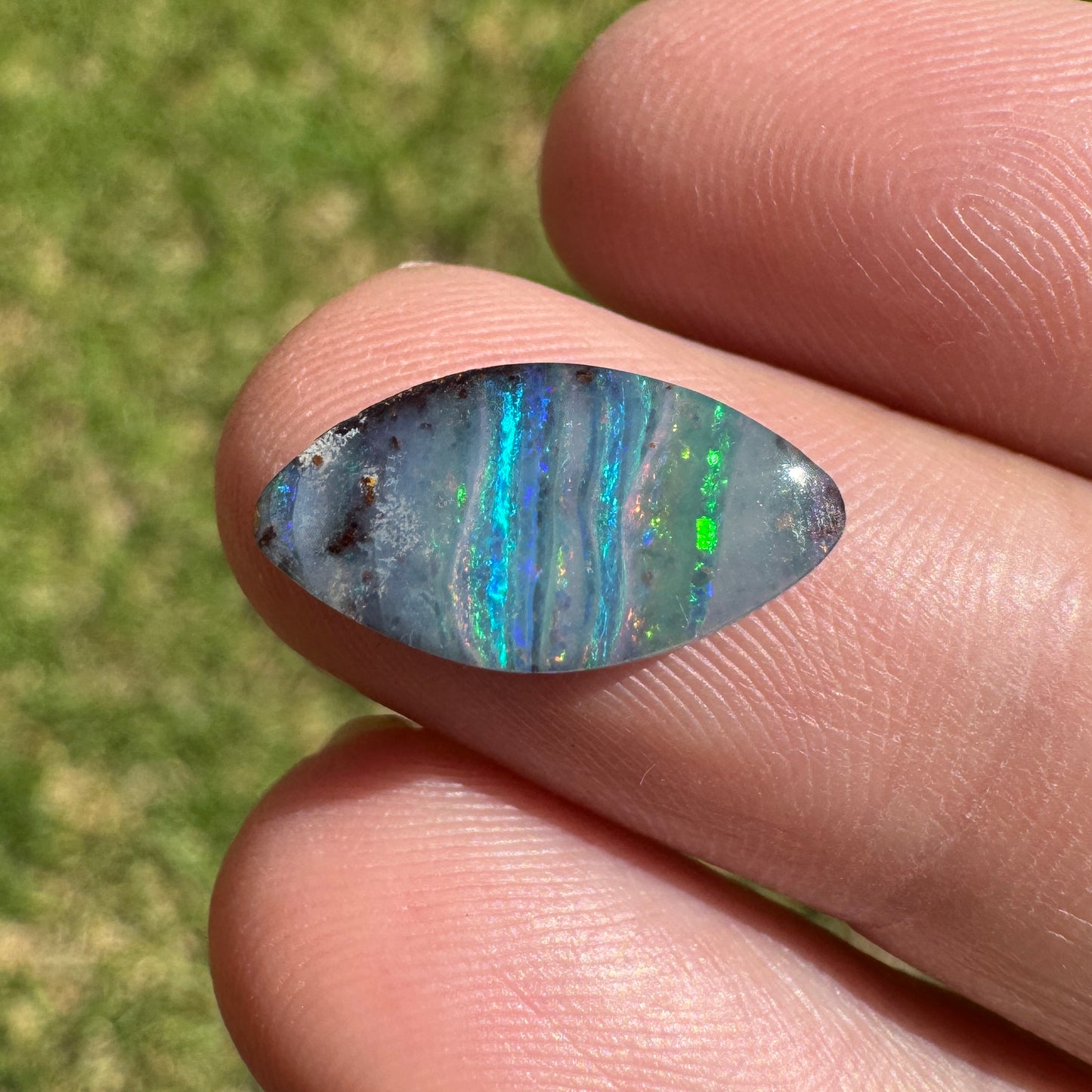 2.88 Ct striped boulder opal - Broken River Mining