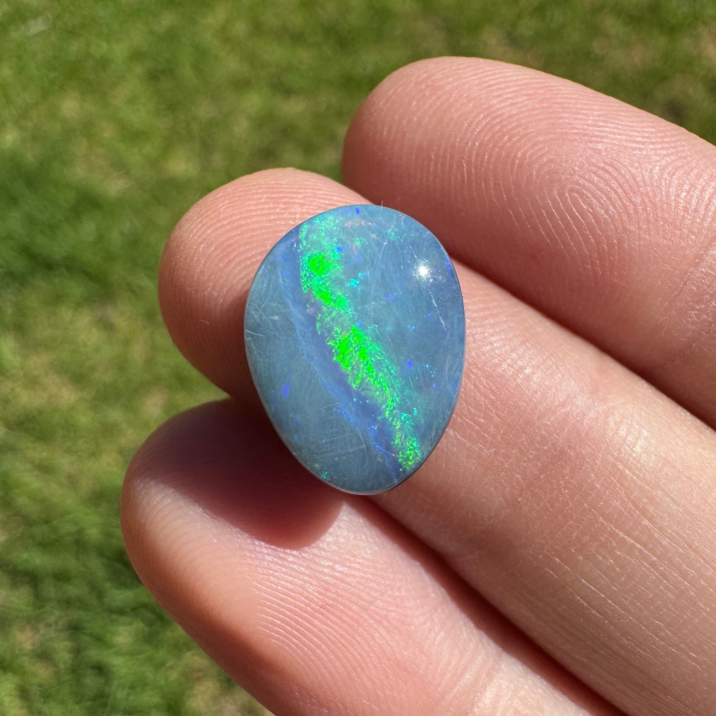 5.72 Ct the 'green stripe' boulder opal - Broken River Mining
