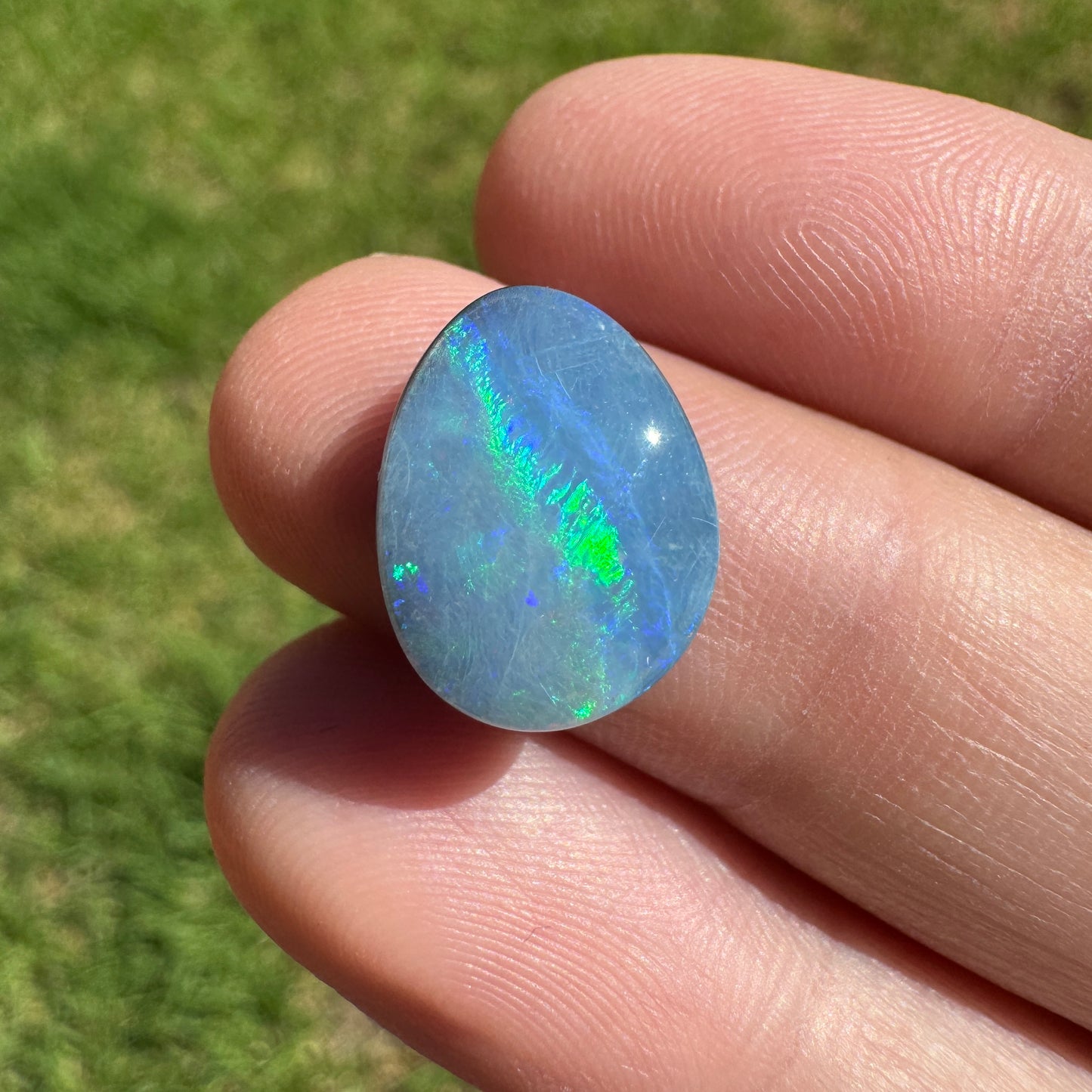 5.72 Ct the 'green stripe' boulder opal - Broken River Mining