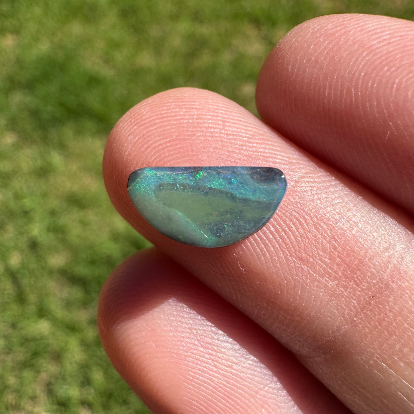 1.77 Ct small boulder opal - Broken River Mining