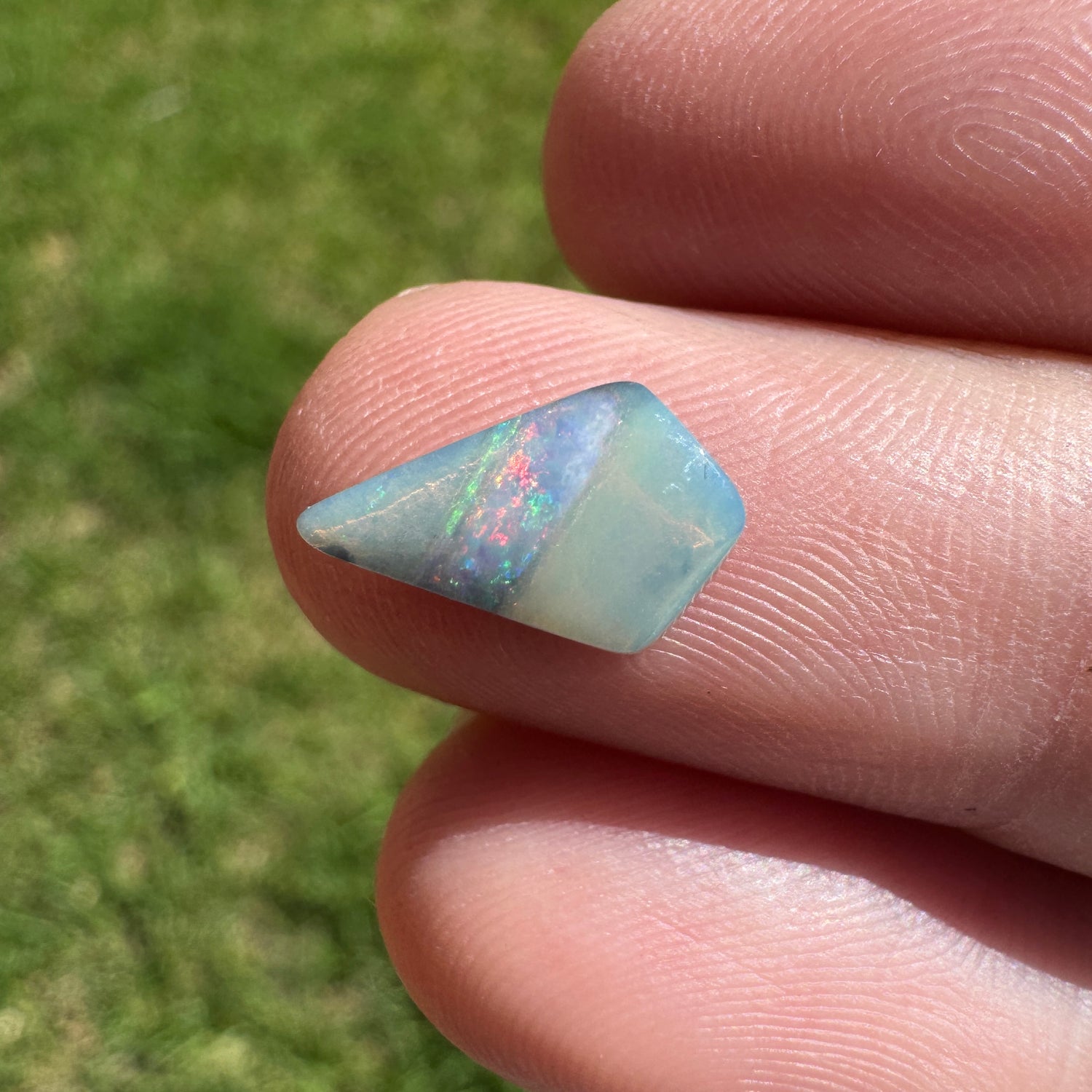 1.87 Ct small boulder opal - Broken River Mining