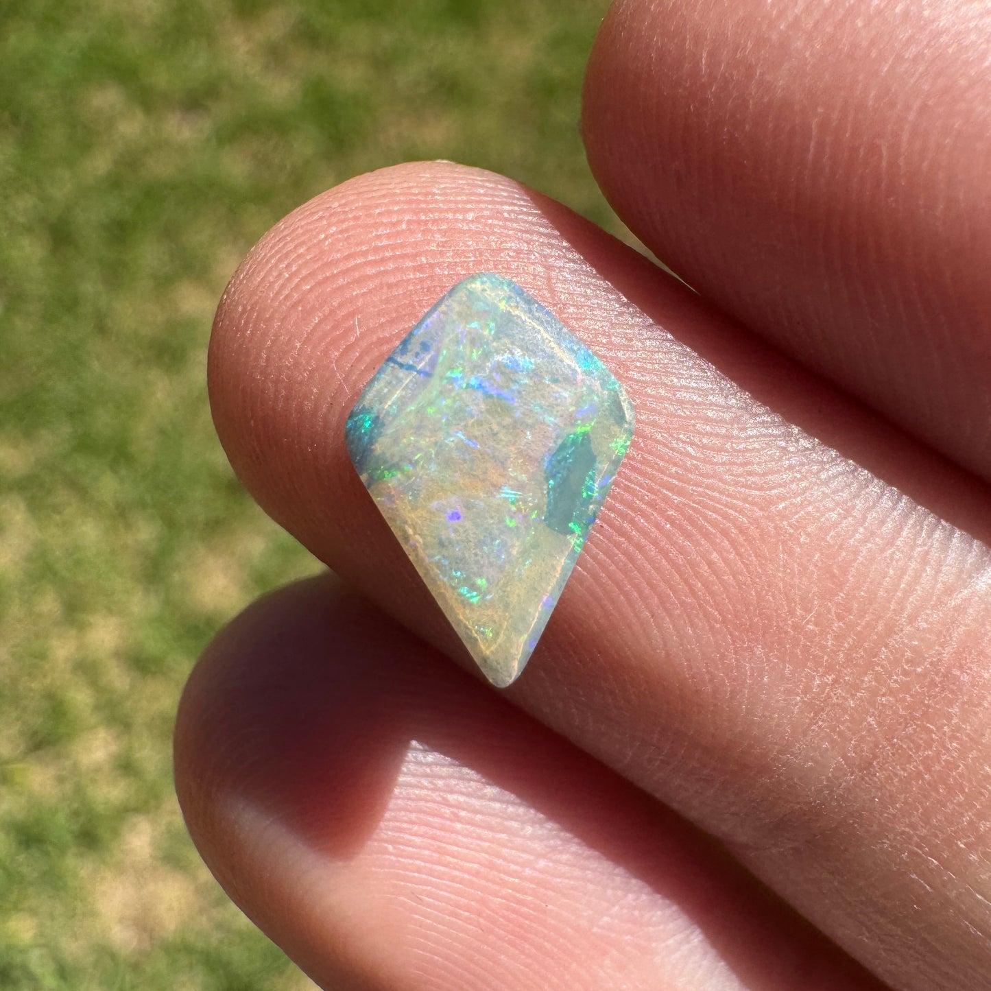 1.19 Ct small boulder opal - Broken River Mining