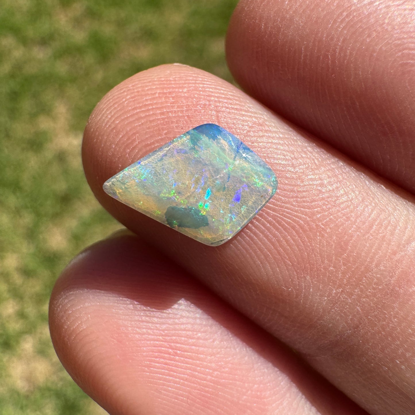 1.19 Ct small boulder opal - Broken River Mining