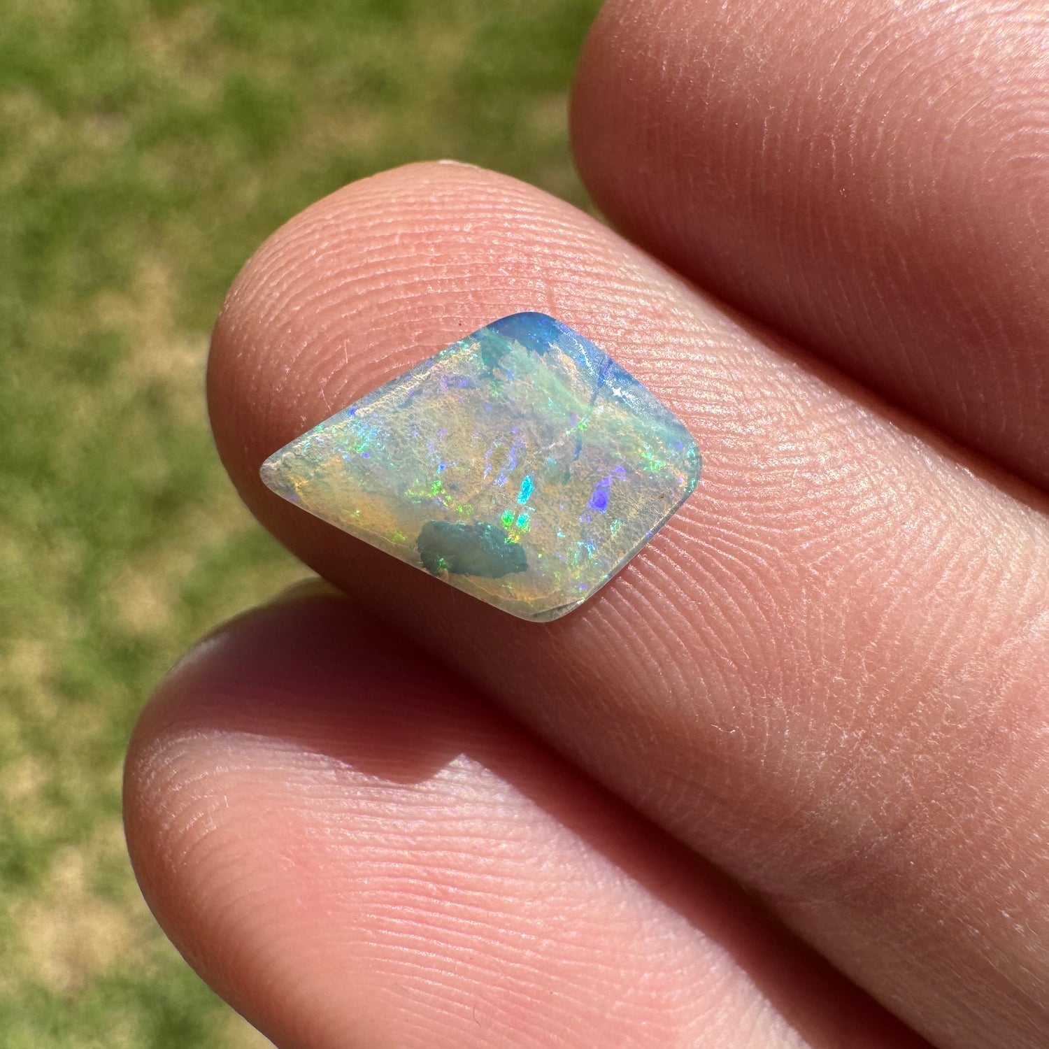 1.19 Ct small boulder opal - Broken River Mining