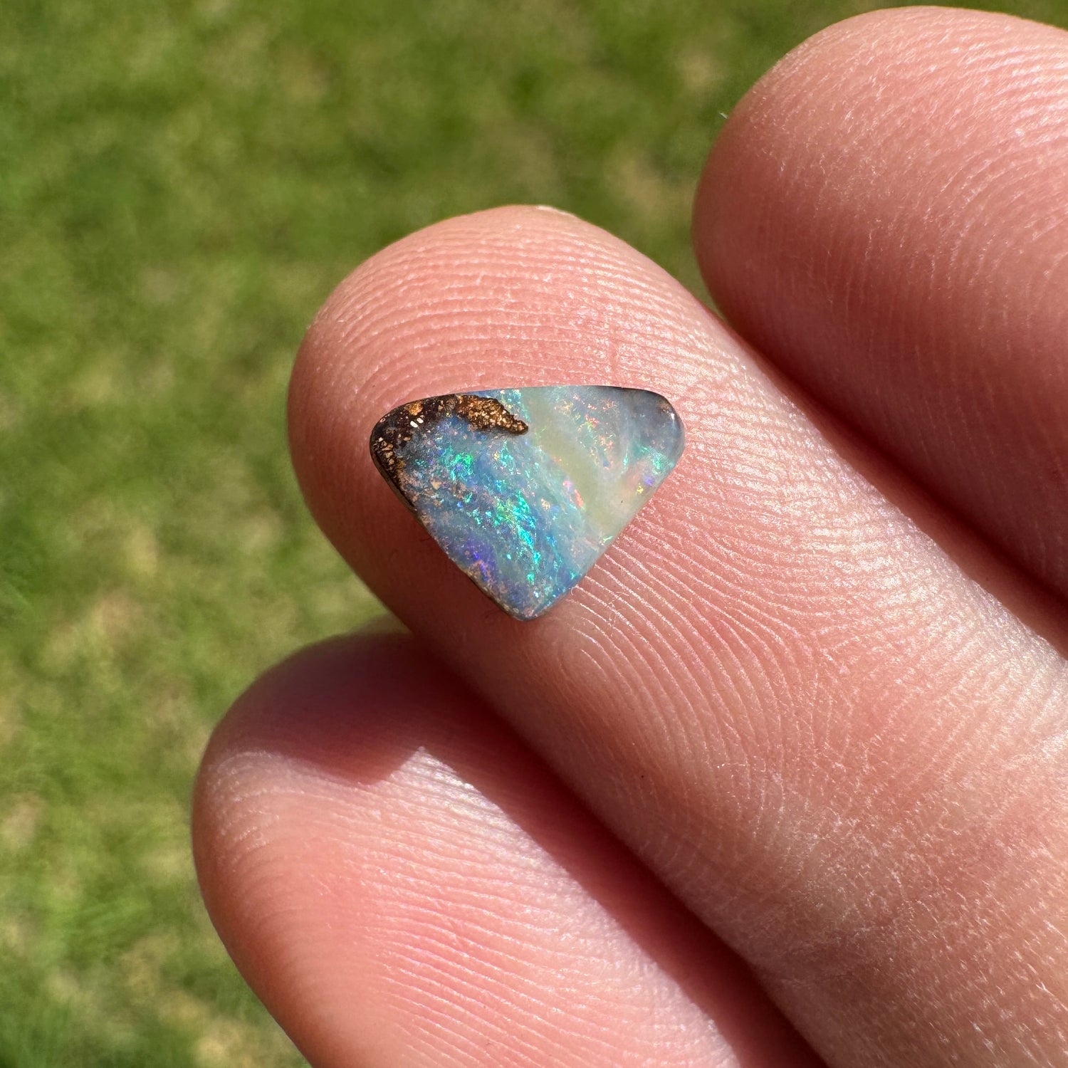 0.77 Ct extra small boulder opal - Broken River Mining