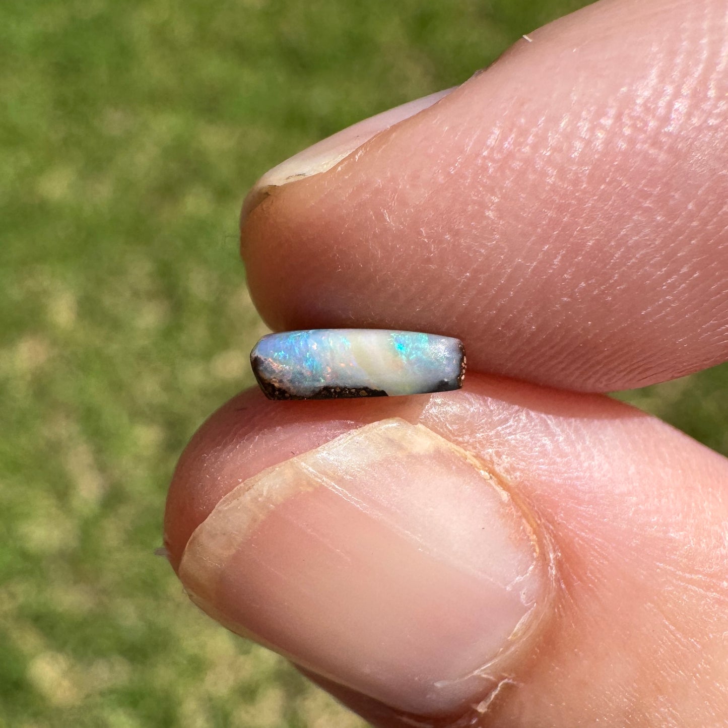 0.77 Ct extra small boulder opal - Broken River Mining