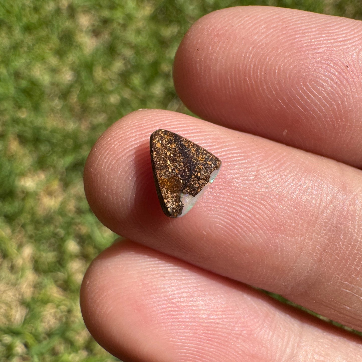 0.77 Ct extra small boulder opal - Broken River Mining