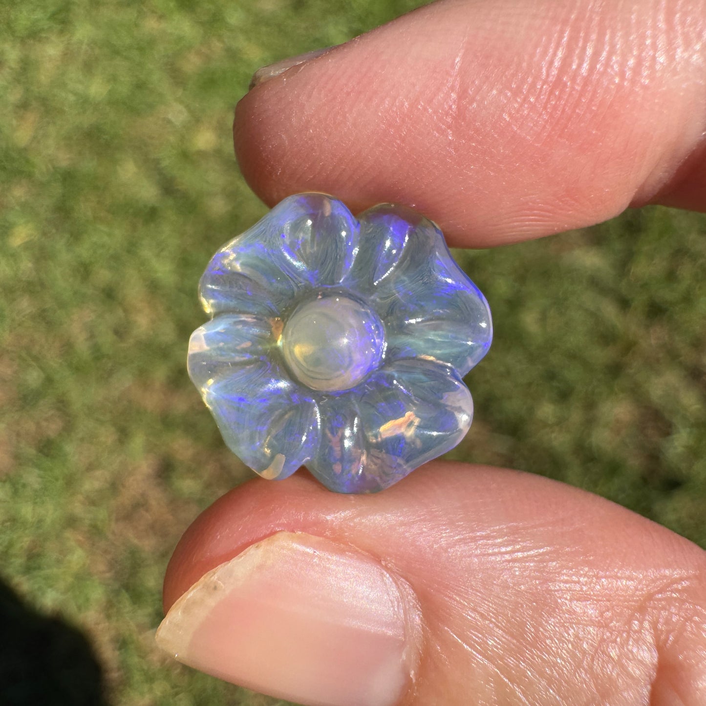 6.09 Ct carved flower opal