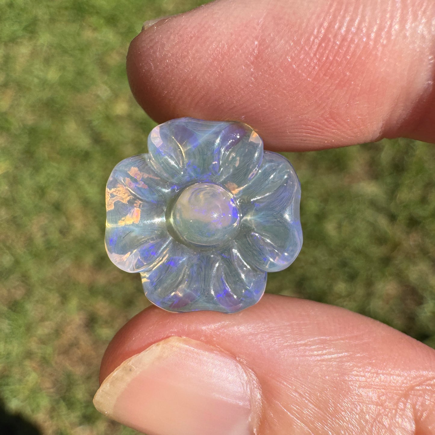 6.09 Ct carved flower opal