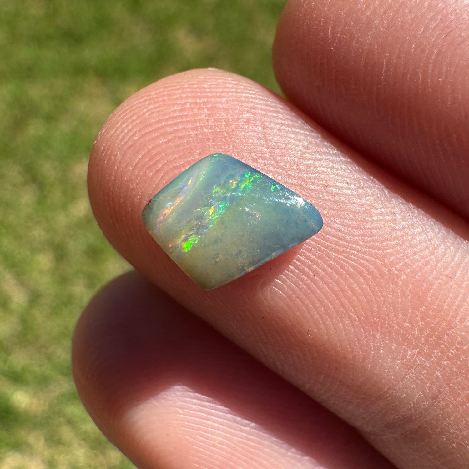 0.91 Ct small boulder opal - Broken River Mining