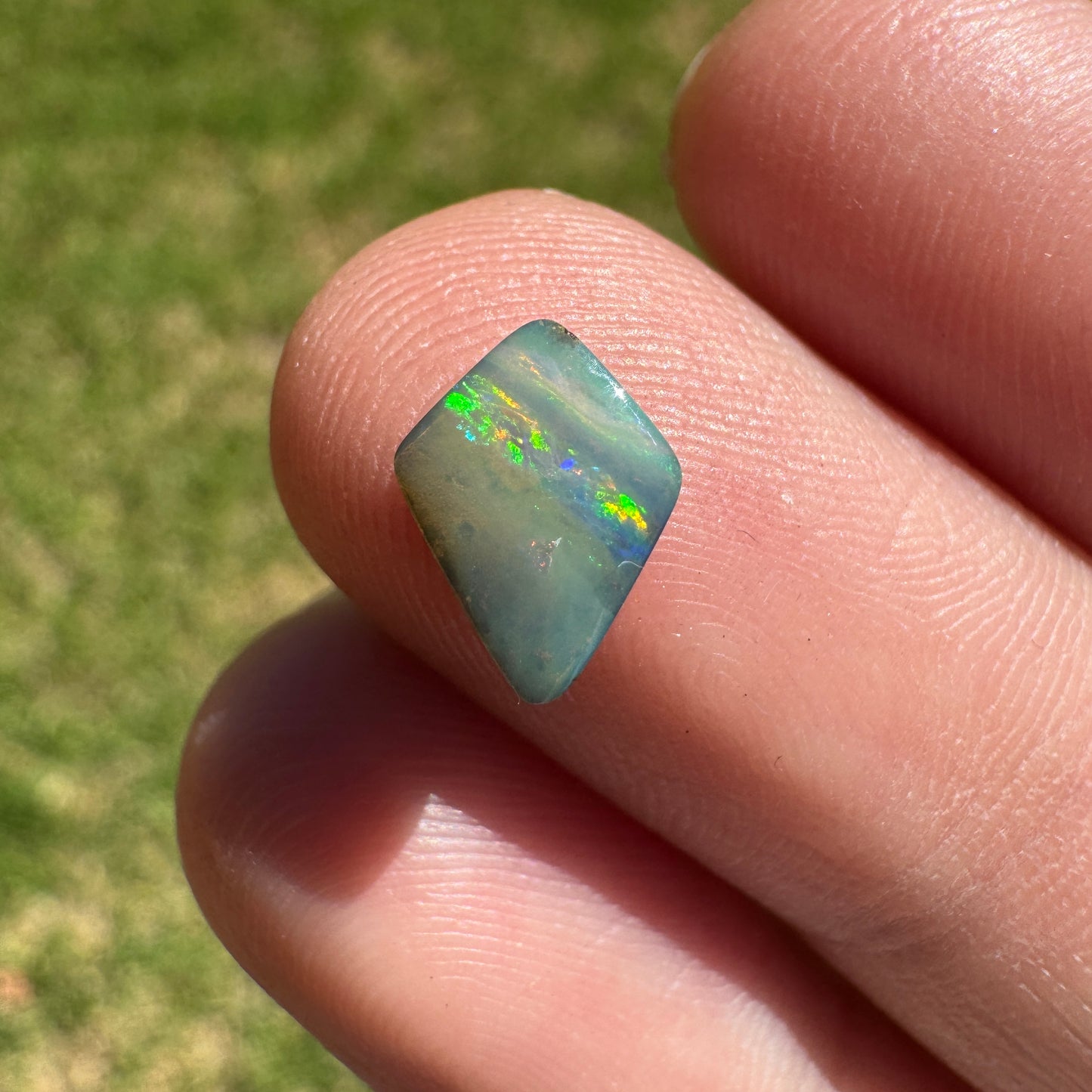 0.91 Ct small boulder opal - Broken River Mining