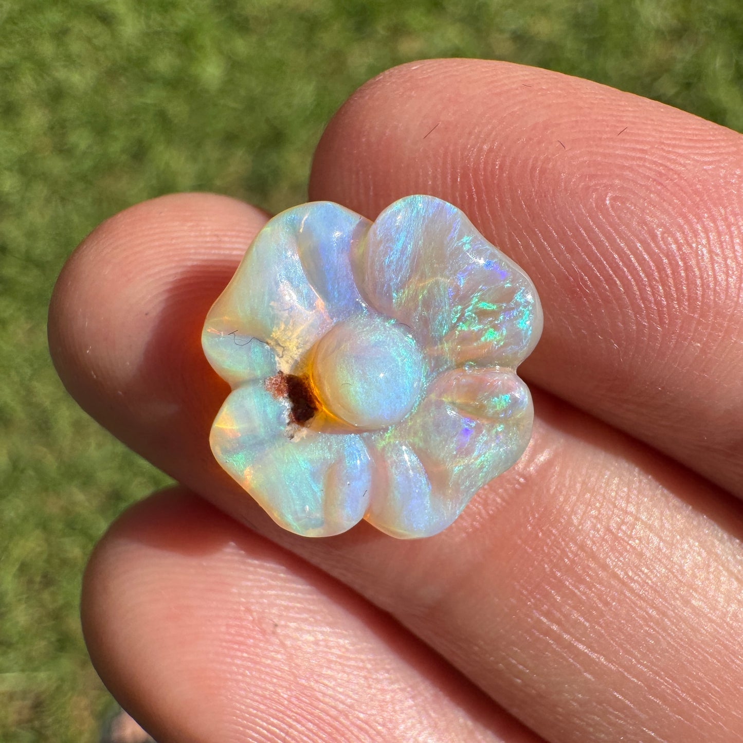 4.54 Ct carved flower opal