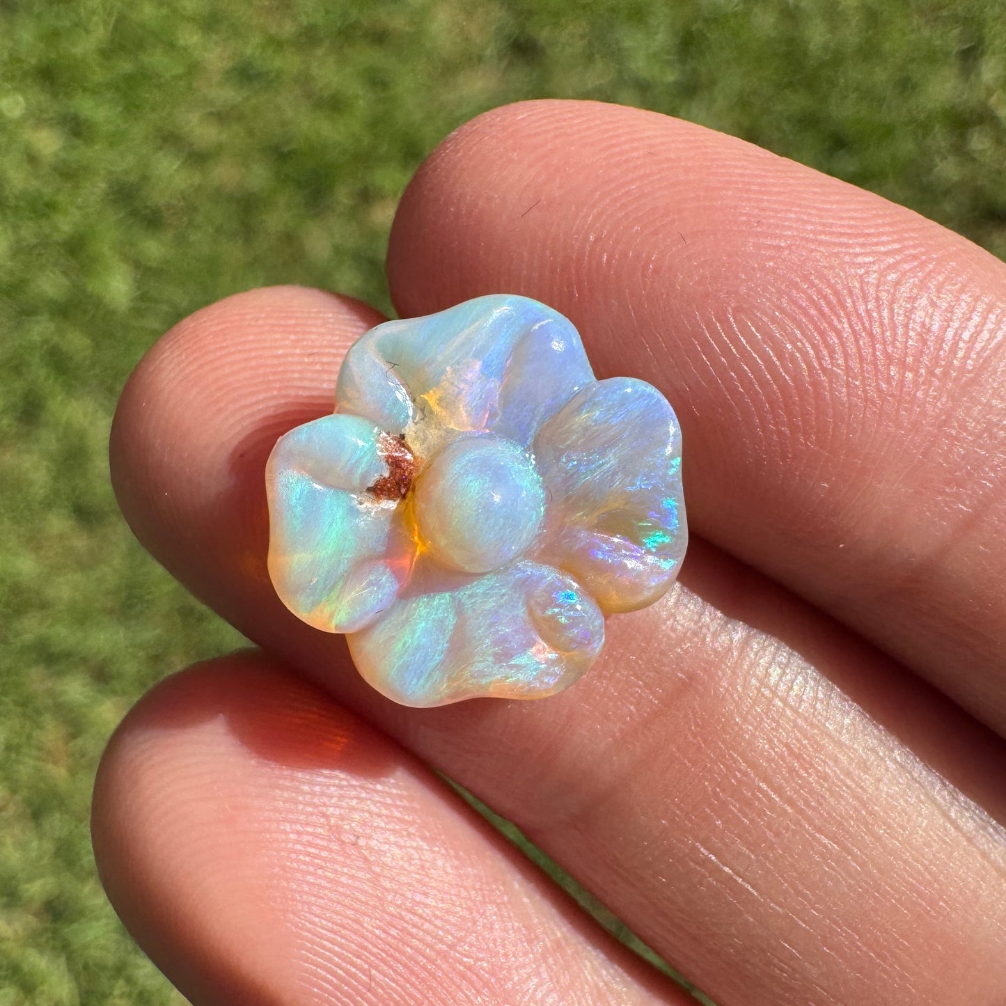 4.54 Ct carved flower opal