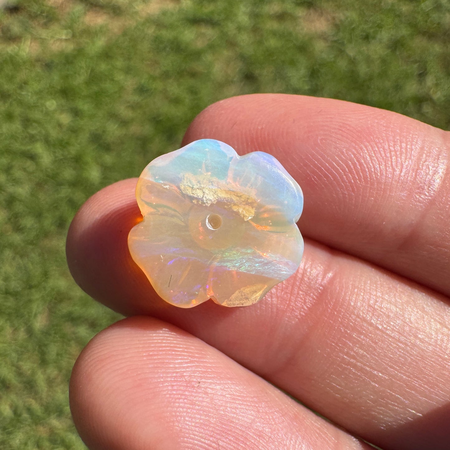 4.54 Ct carved flower opal