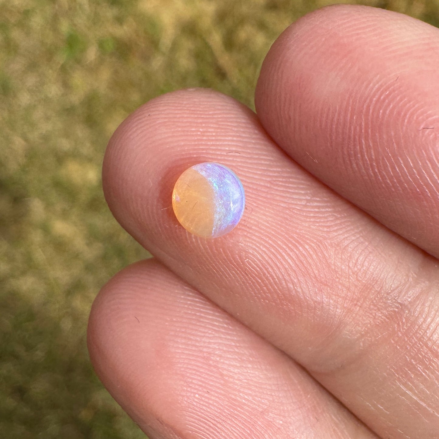 0.33 Ct extra small crystal opal