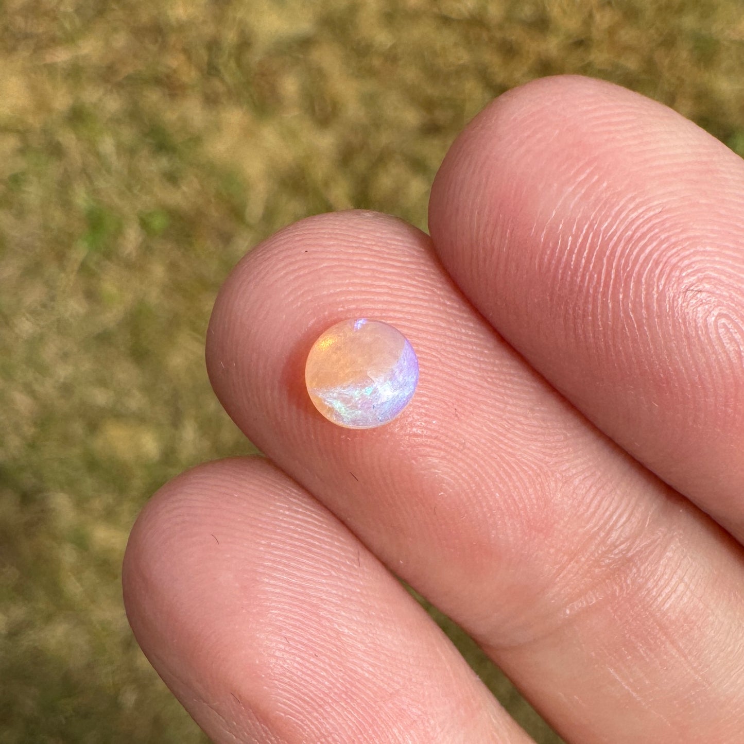 0.33 Ct extra small crystal opal
