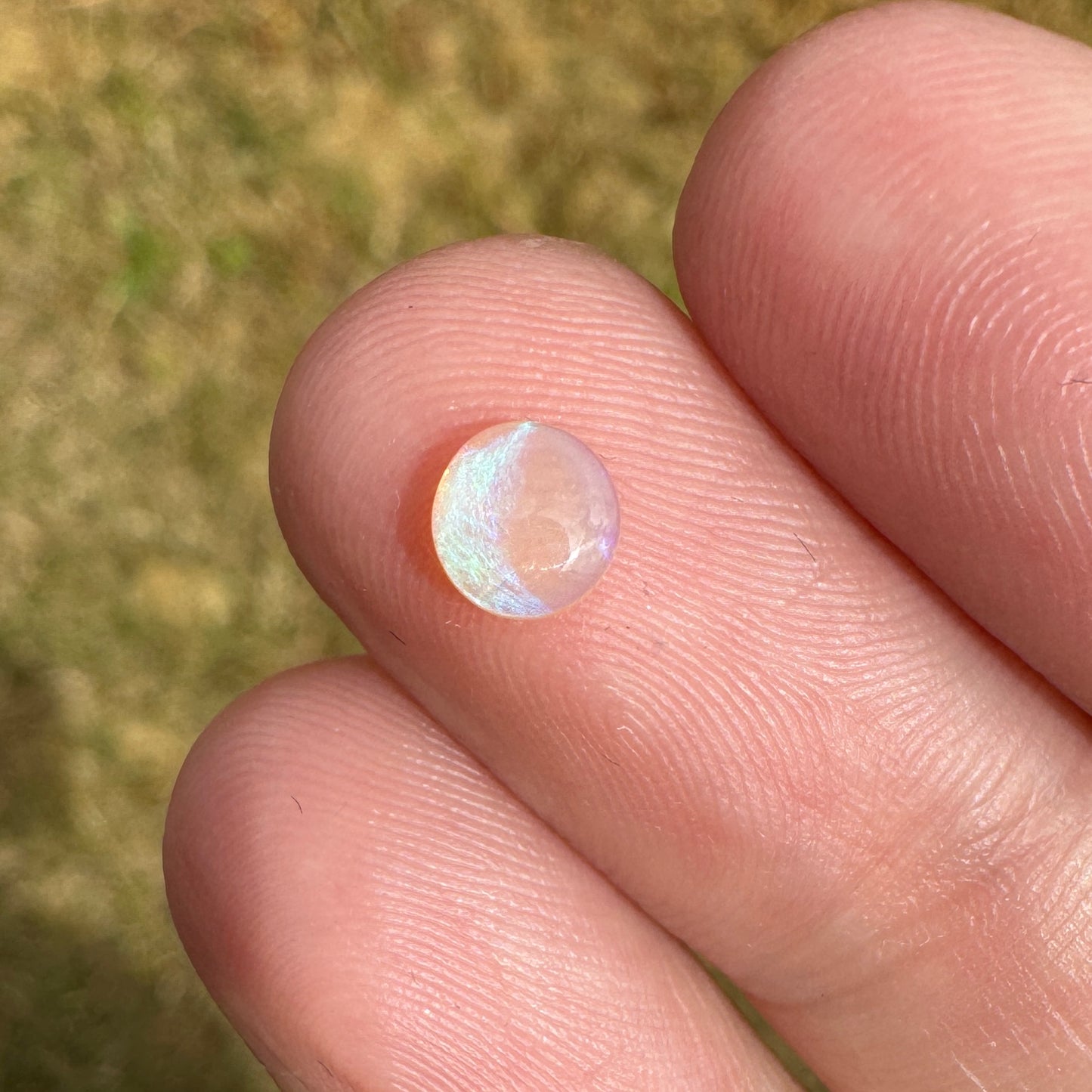 0.33 Ct extra small crystal opal