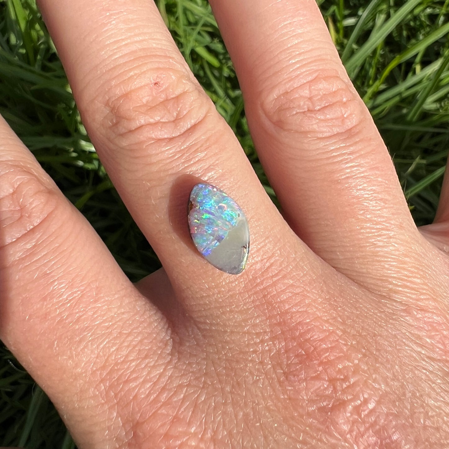 2.72 Ct rainbow boulder opal