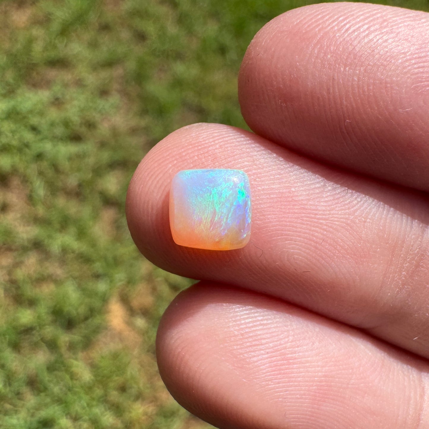 0.63 Ct small crystal opal