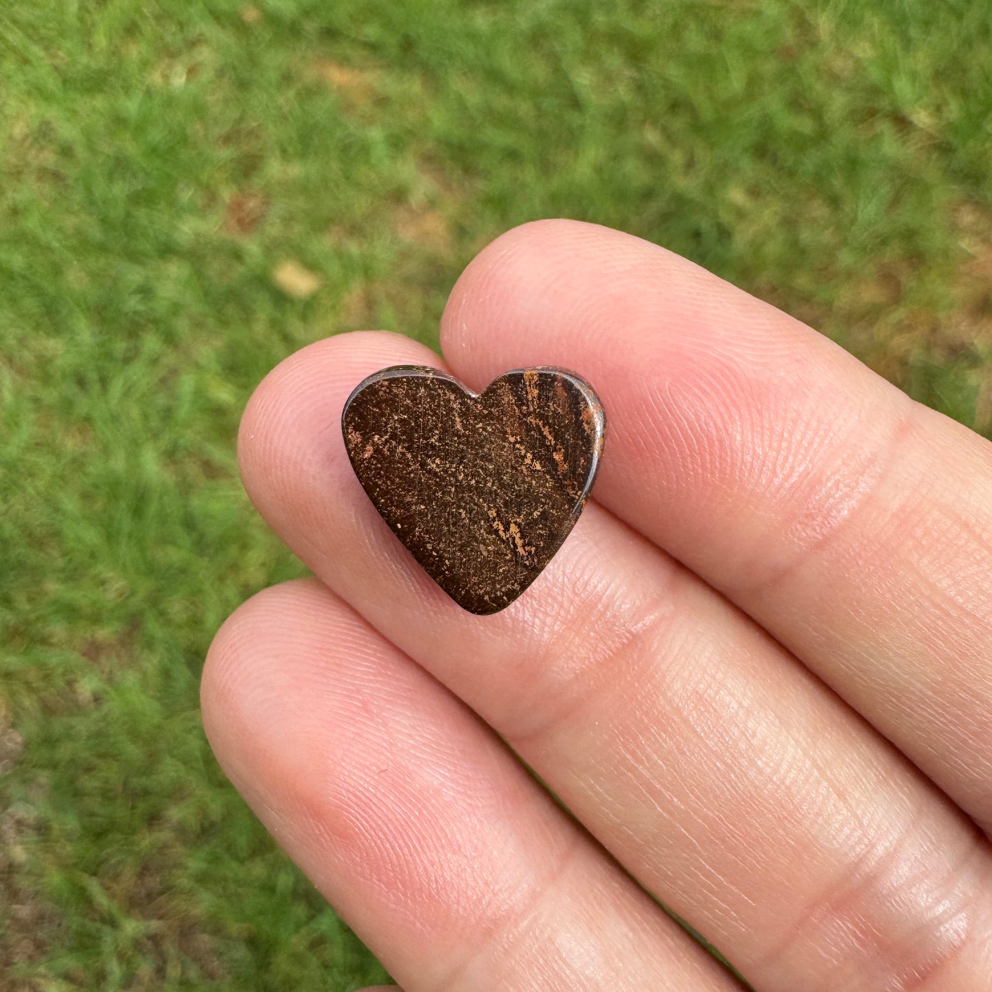 4.70 Ct heart boulder opal