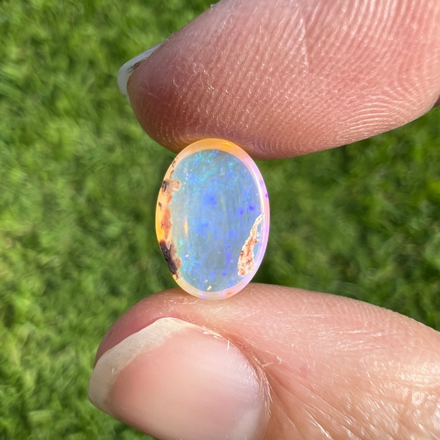 2.84 Ct small crystal opal