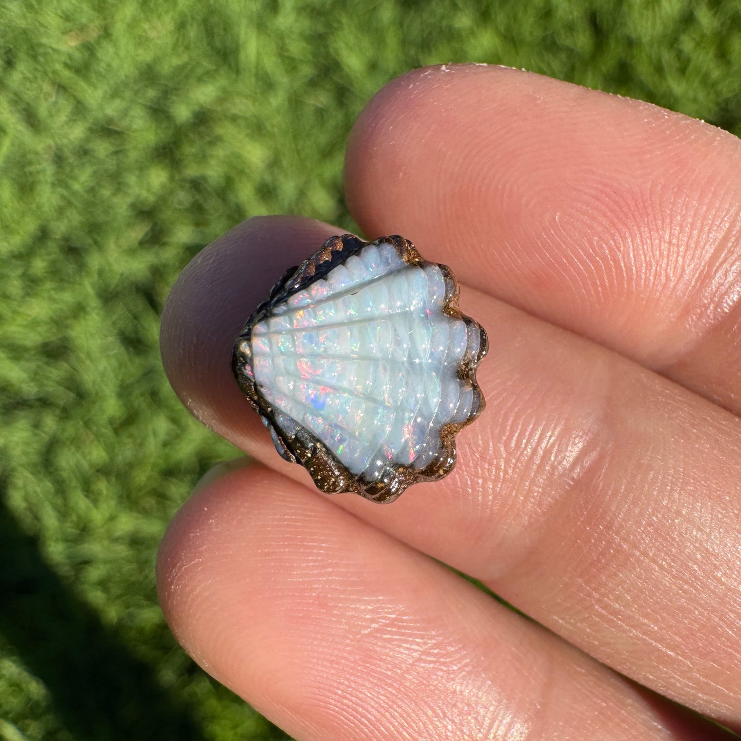 5.29 Ct small fan shell boulder opal carving
