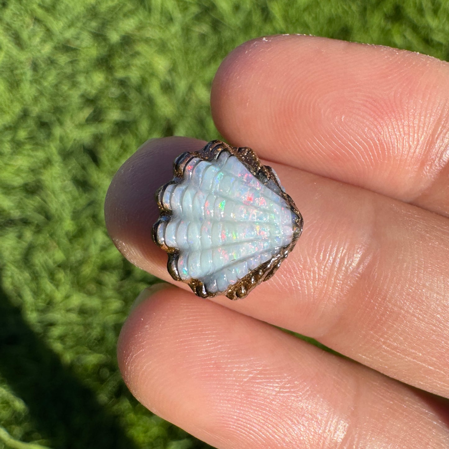 5.29 Ct small fan shell boulder opal carving