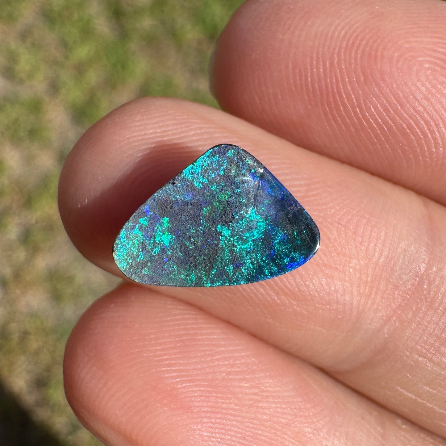 1.64 Ct small boulder opal
