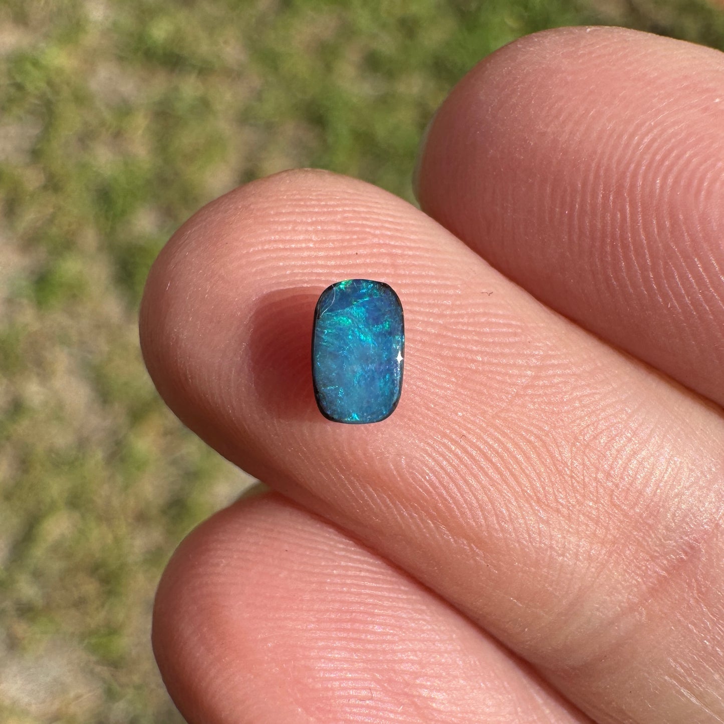 0.35 Ct extra small boulder opal