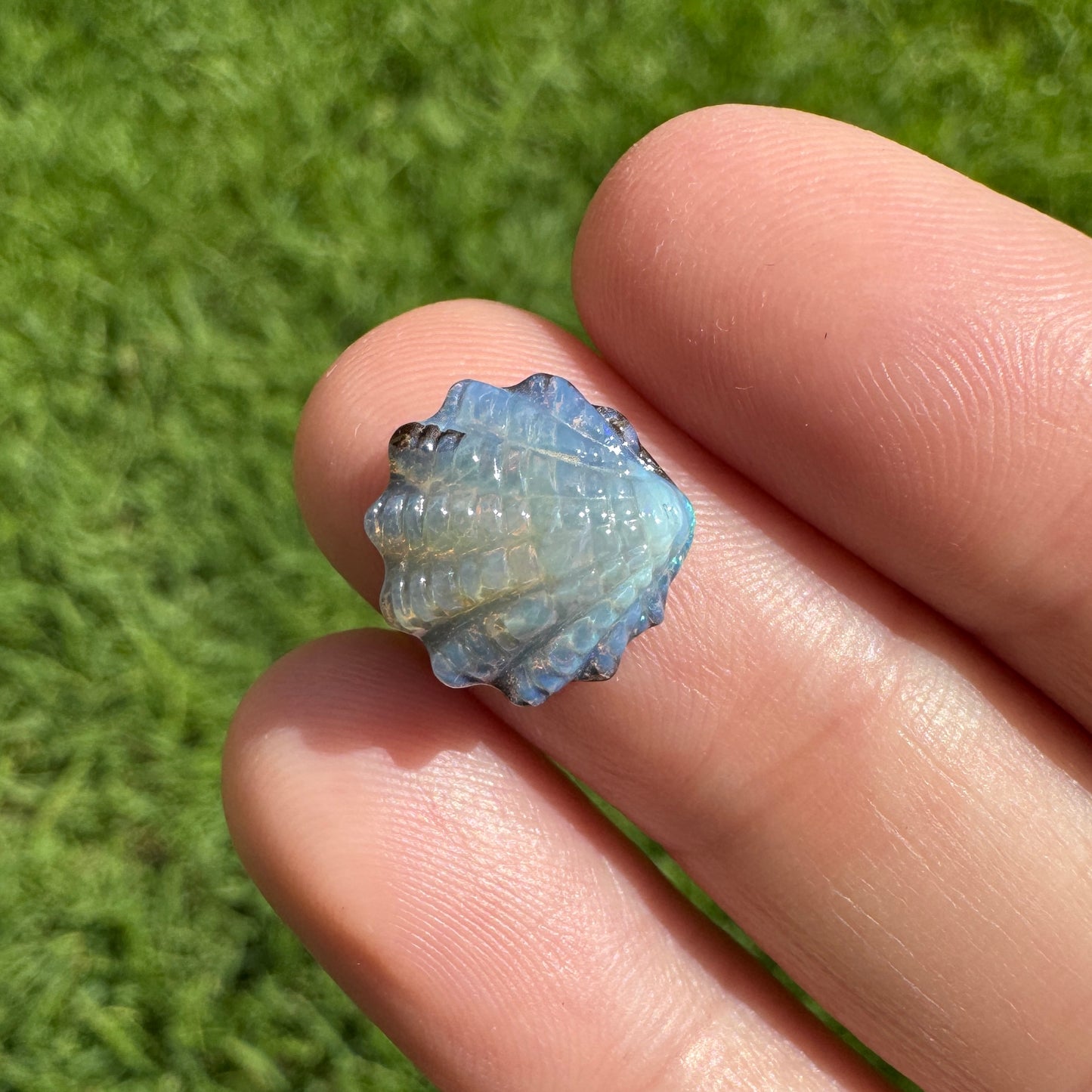 4.44 Ct small fan shell boulder opal
