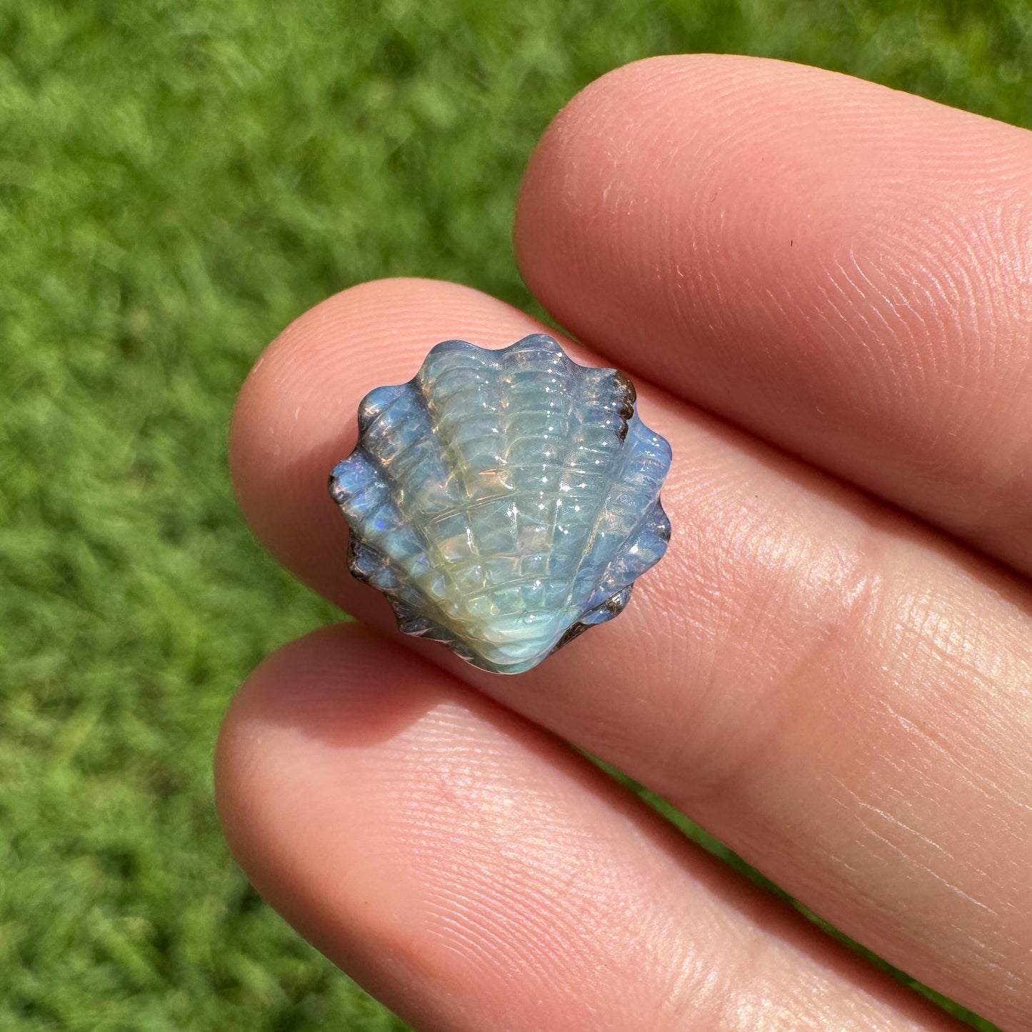4.44 Ct small fan shell boulder opal