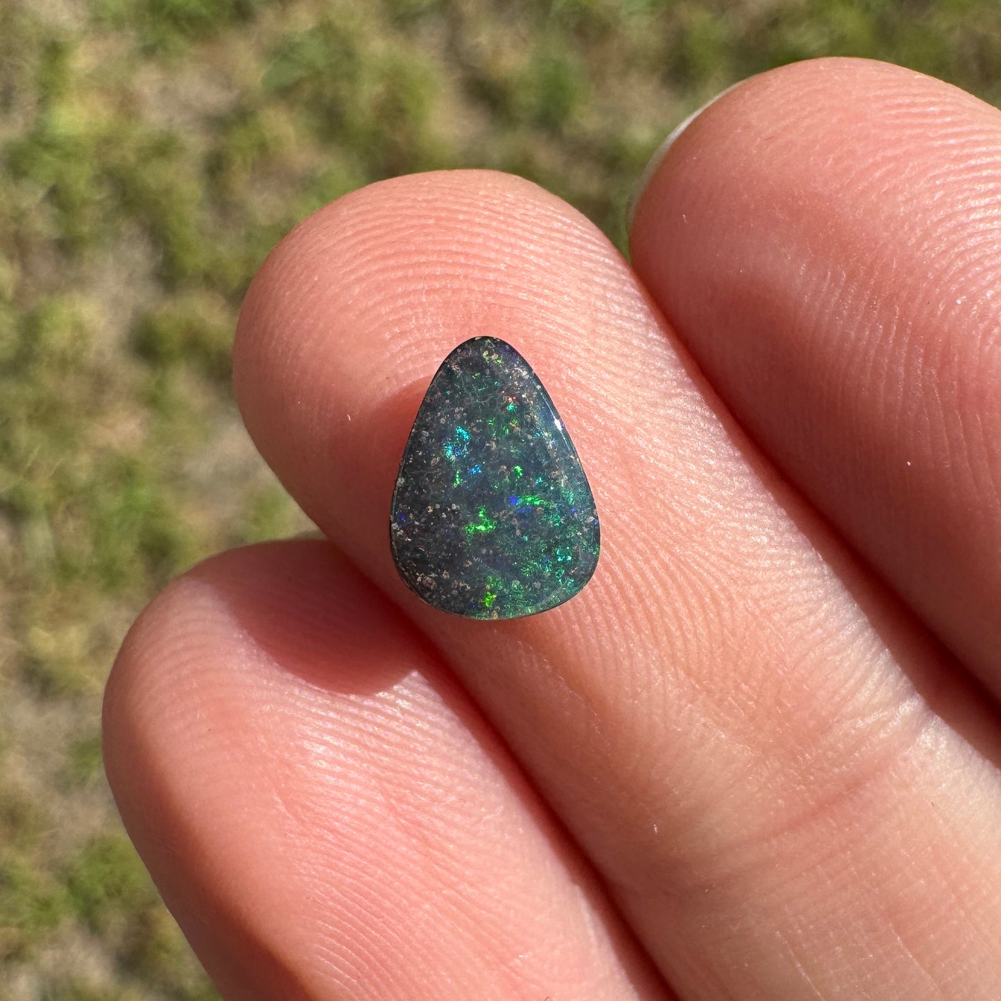 0.76 Ct small boulder opal