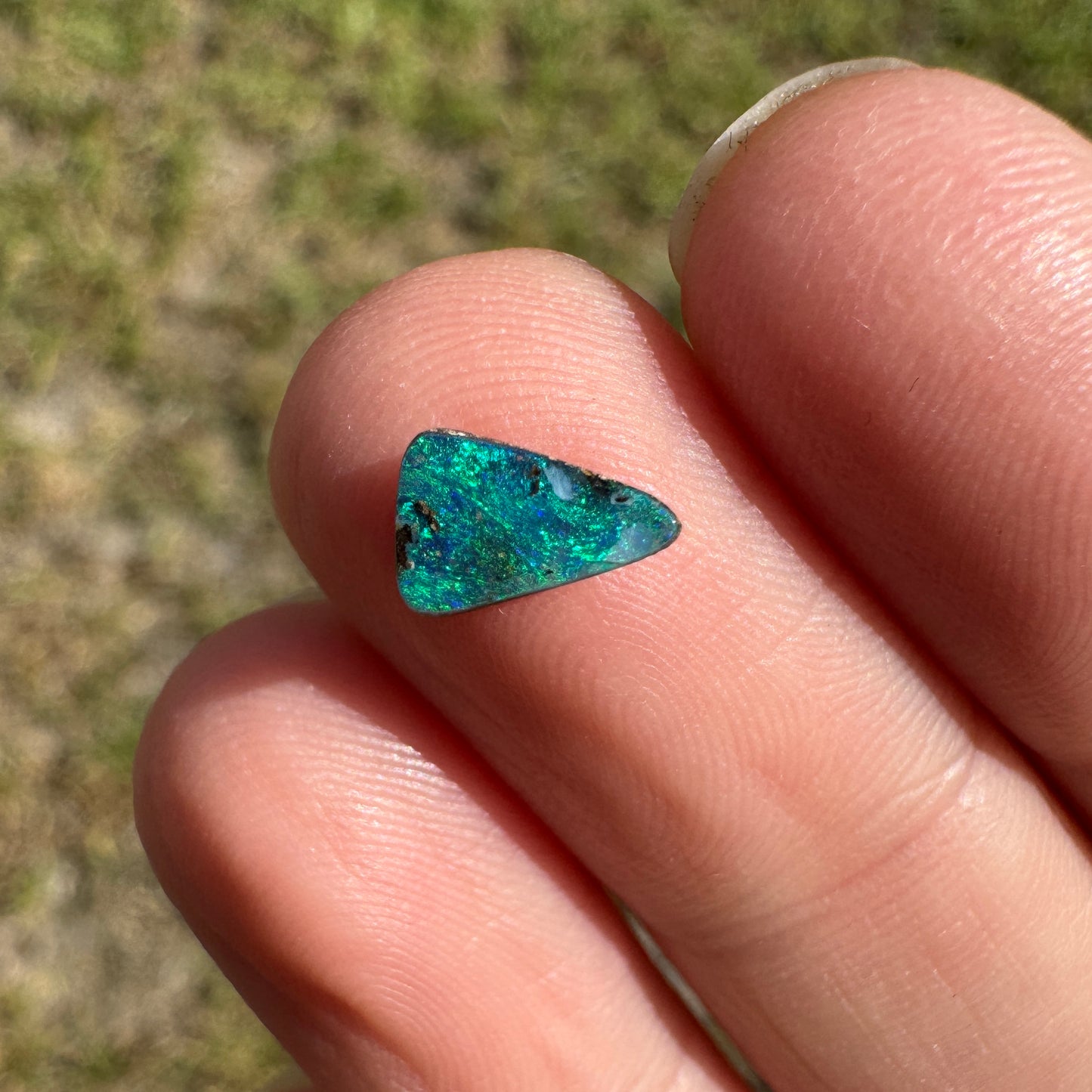 0.66 Ct extra small boulder opal