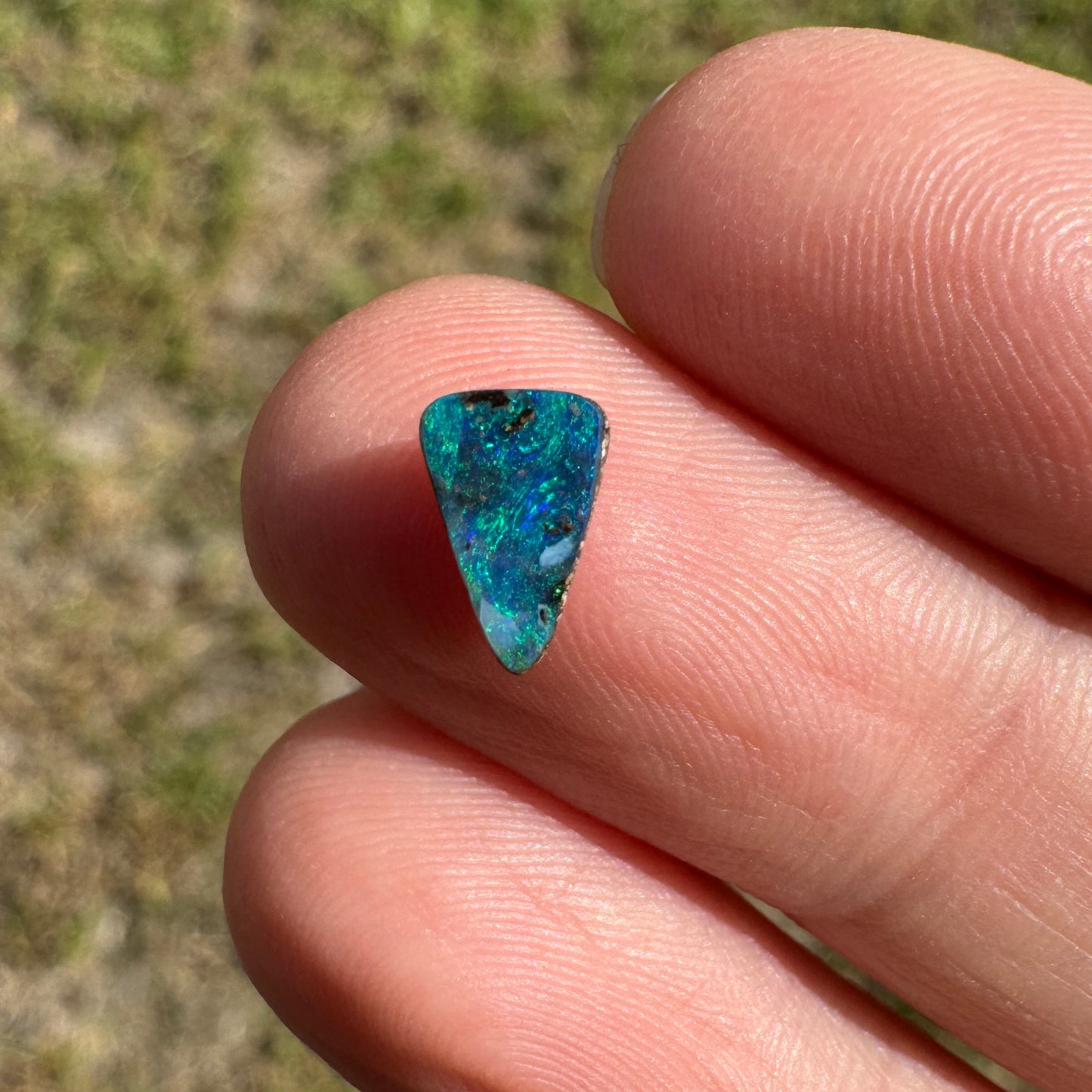 0.66 Ct extra small boulder opal