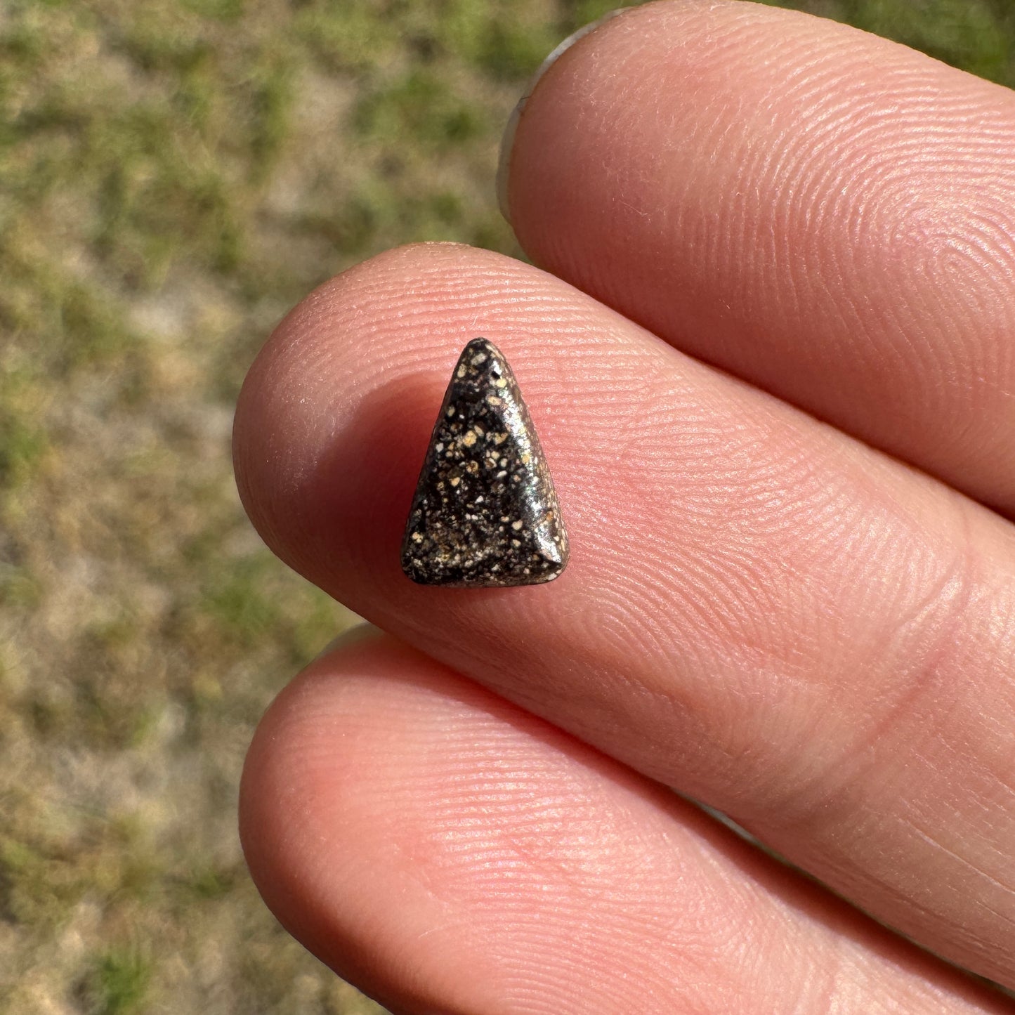 0.66 Ct extra small boulder opal