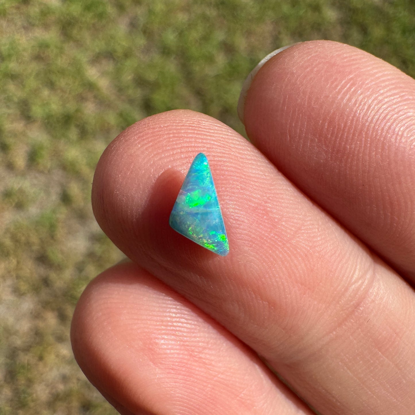 0.38 Ct extra small boulder opal