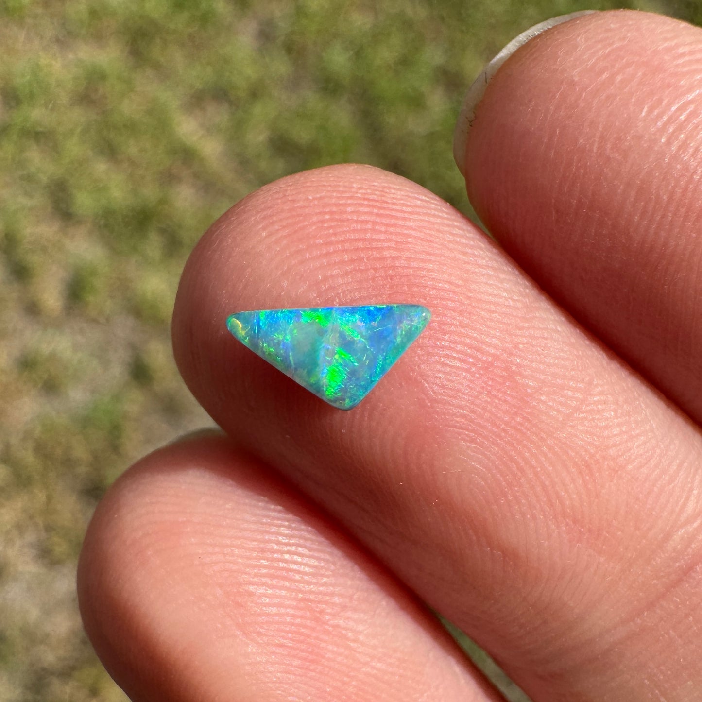 0.38 Ct extra small boulder opal