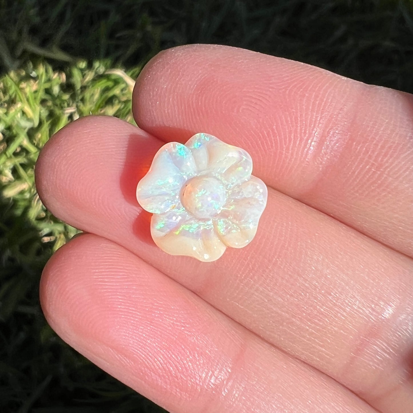 4.47 Ct carved flower opal