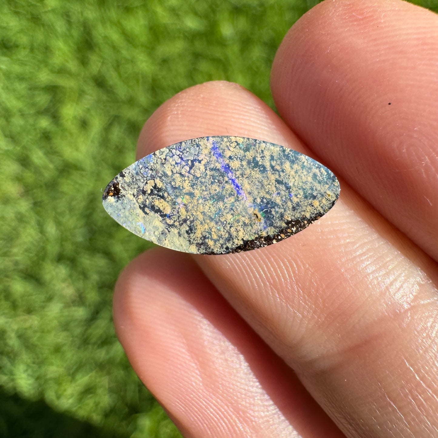 3.74 Ct small boulder opal