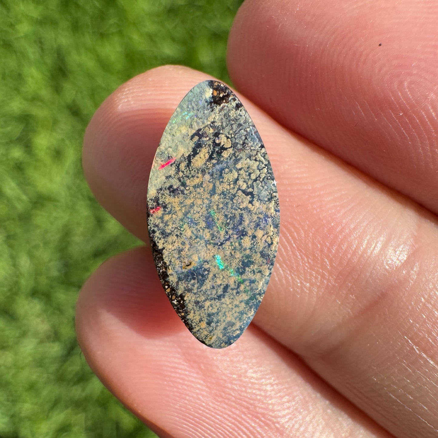 3.74 Ct small boulder opal