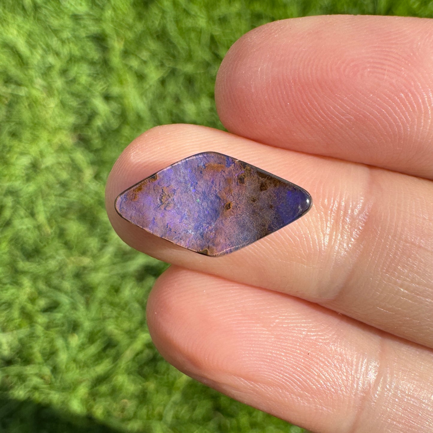 3.49 Ct small boulder opal